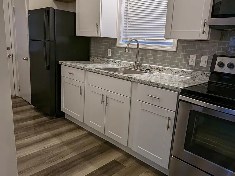 19 Walnut St #A — Photo 1