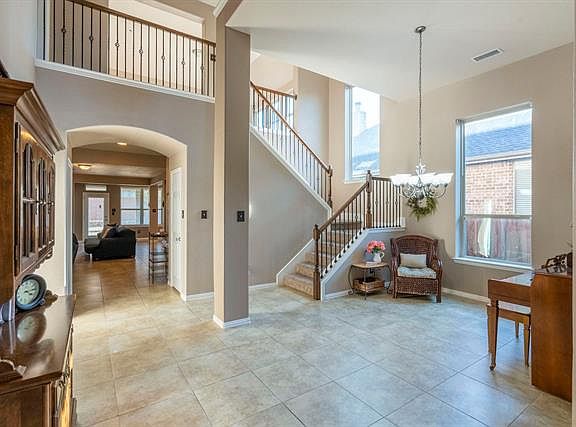 3rd image of 2595 Mirage Dr