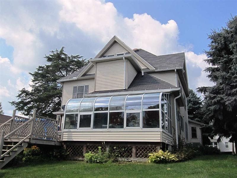 1st image of 203 E Highland Ave