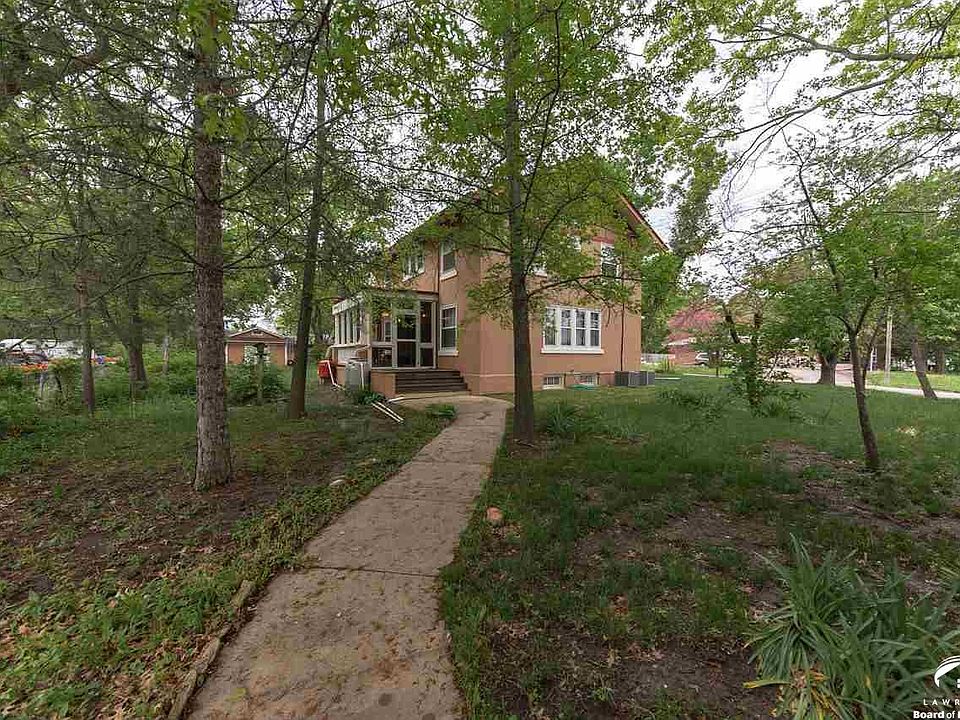 1215 W 4th St, Lawrence, KS 66044 | Zillow