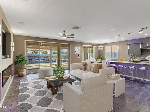 5th image of 134 W Hackberry Avenue