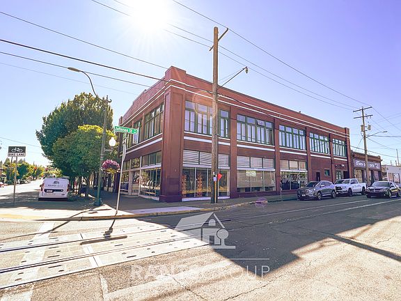 The historic Kelley building at the SE intersection of 4th Ave E and Jefferson St SE.