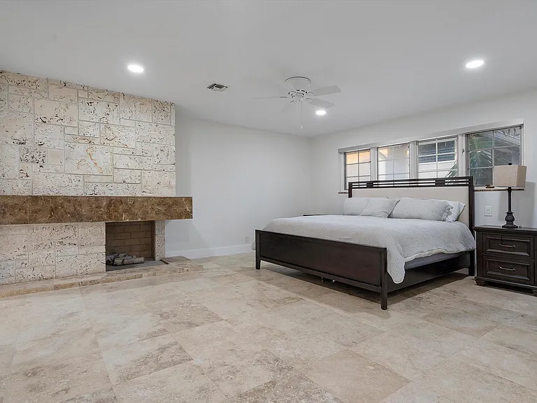 1421 Ponce De Leon Dr — Photo 54