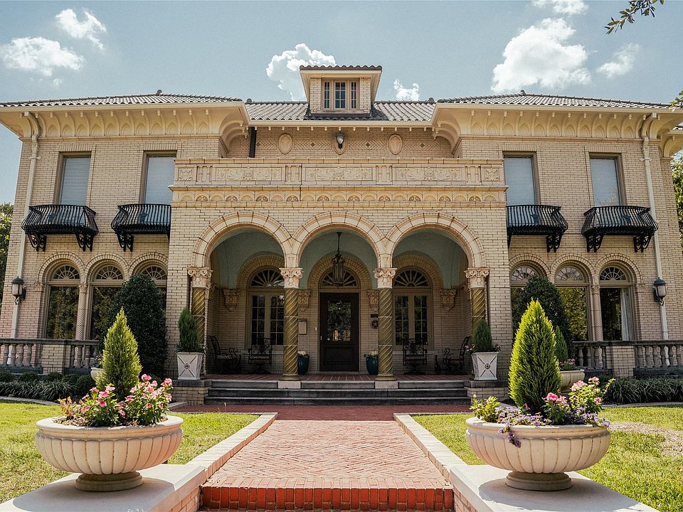 1st image of 1001 Elizabeth Blvd