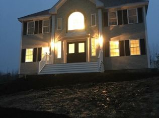 70 Candlewood Dr, Leominster, MA 01453