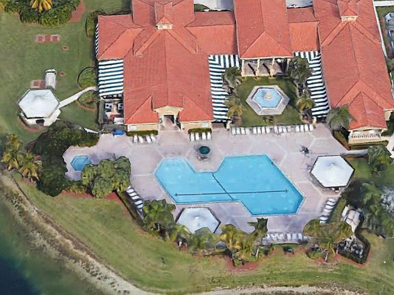 Clubhouse with Gym pool sauna jacuzzi pool tables.Live the dream.