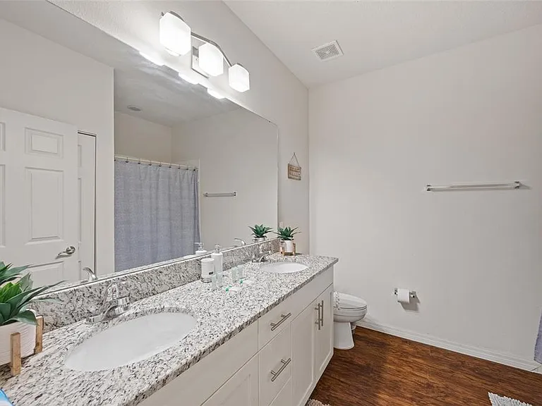 8945 Shine Dr — Photo 12