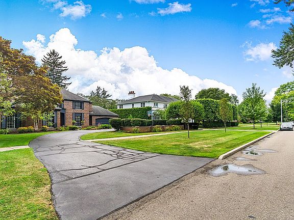 4th image of 57 Sunningdale Dr