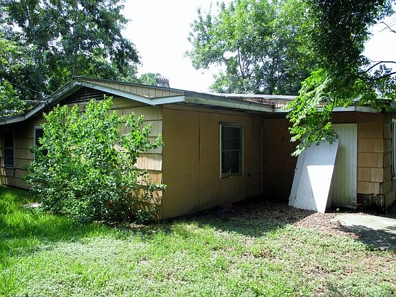 3rd image of 5602 Doulton Dr