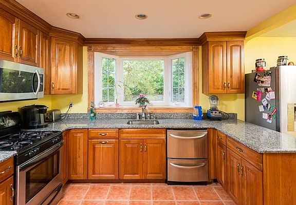 4th image of 455-457 Granite St