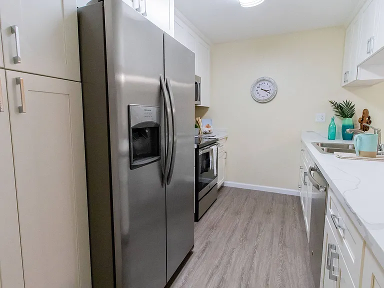 Meadowood Village Apartments — Photo 14