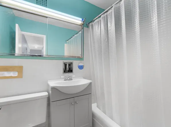 201 Saint Pauls Avenue image 11 of 29