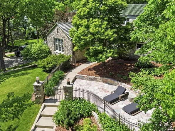 412 W Minnehaha Pkwy, Minneapolis, MN 55419