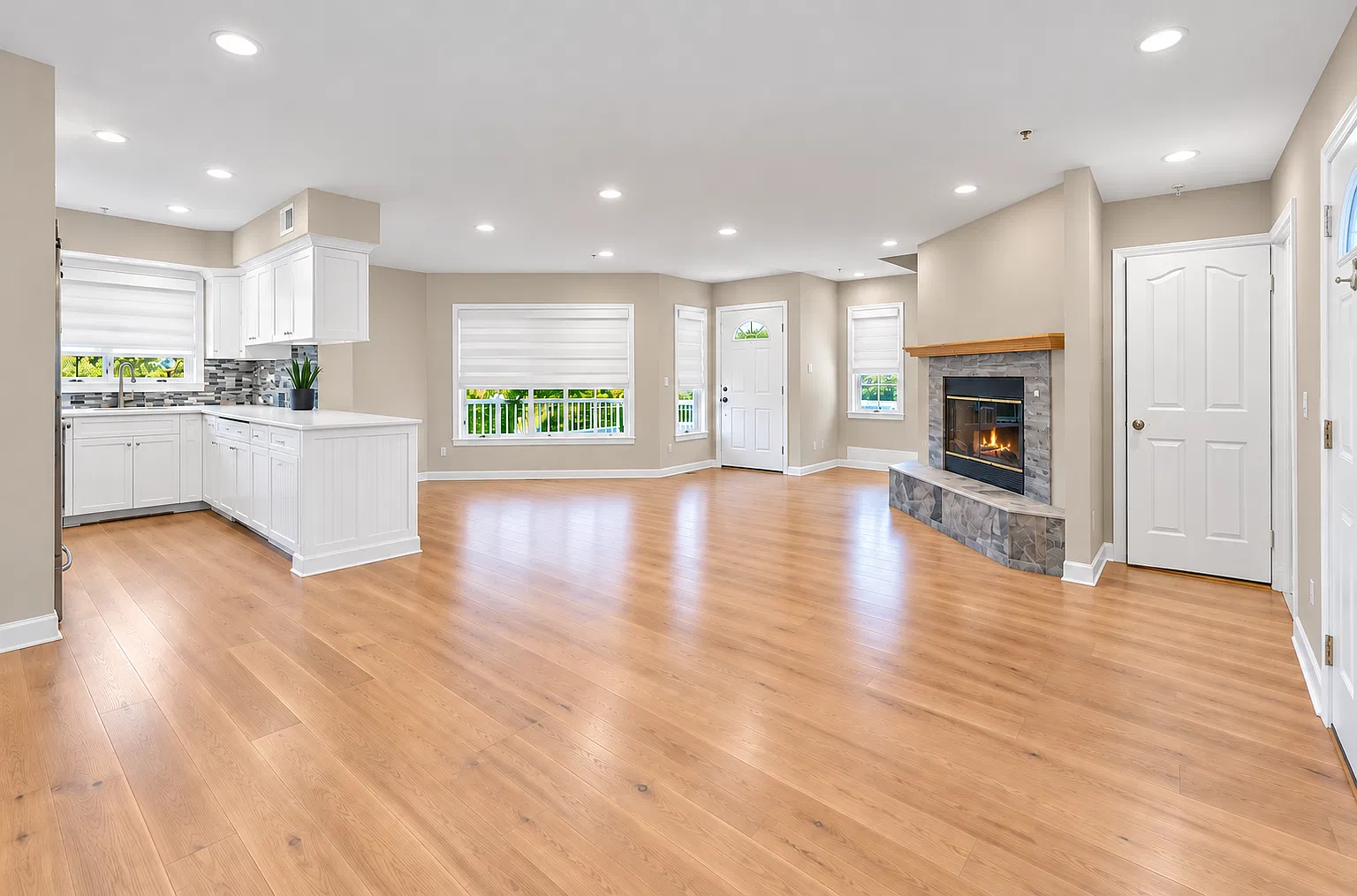2 bed, 2.5 bath, 1464 sqft, $3,995 — Photo 3