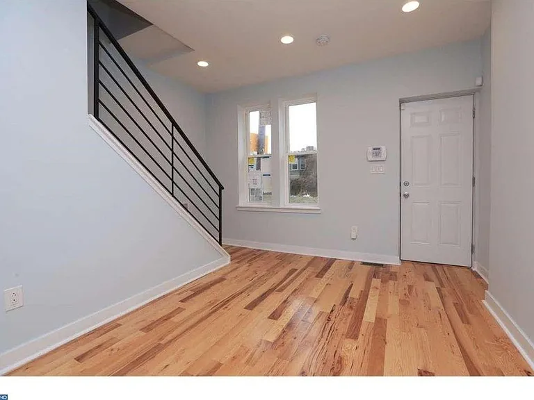 1247 N Dover St — Photo 3