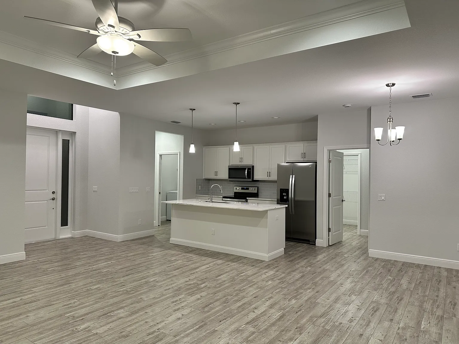 3 bed, 1683 sqft, $2,395 — Photo 2
