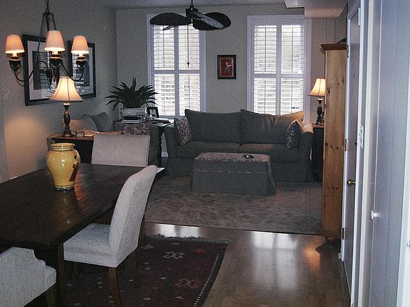 2nd image of 1552 N Honore St #2F