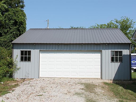 Det 2 car garage/workshop