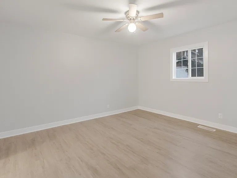 22339 Strassburg Ave — Photo 12
