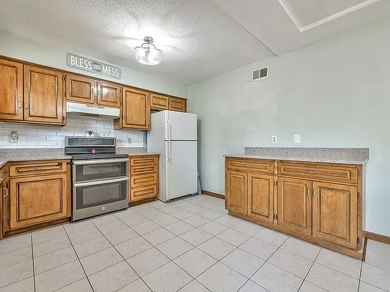 1017 Kiowa St — Photo 17