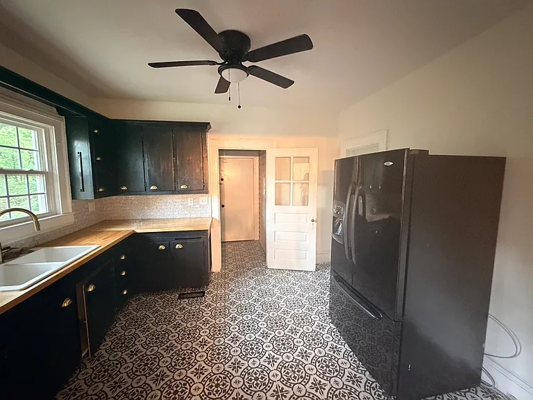 1003 Lexington Ave — Photo 25