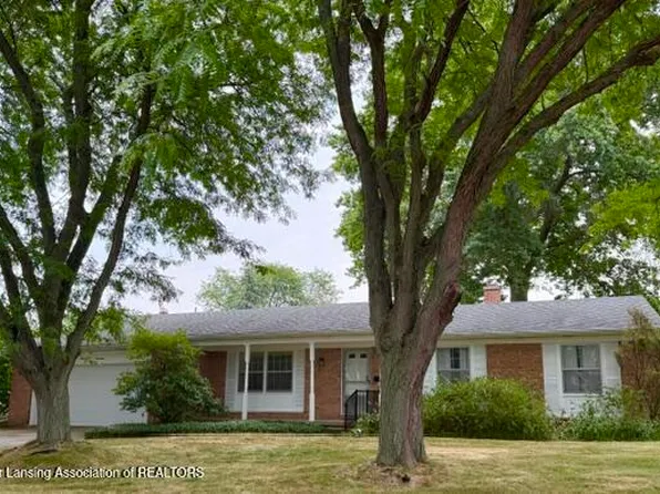 1414 Shannon Ln, Lansing, MI 48917