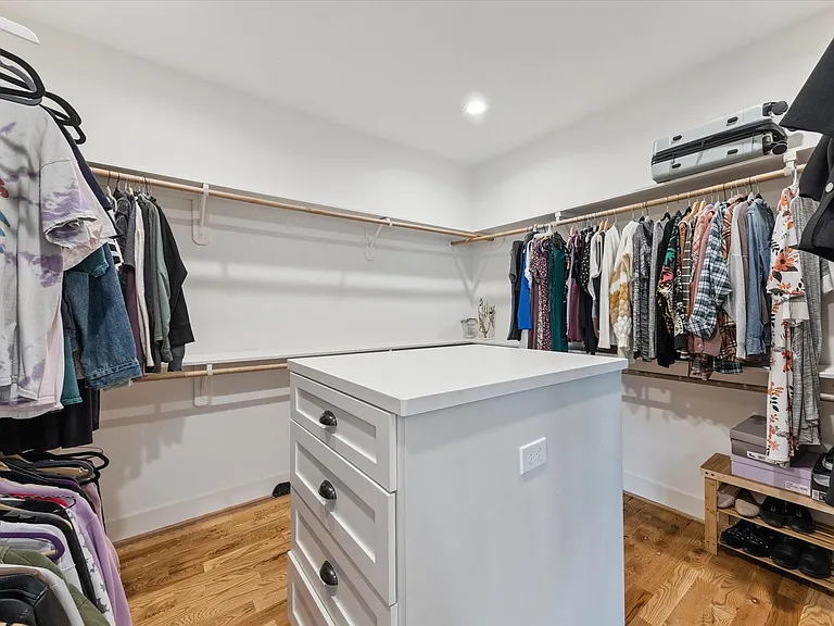 3404 Castor St — Photo 18