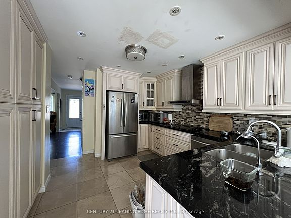 4th image of 1 Lockridge Ave