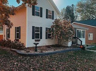 105 W Farnham St, Sheffield, IL 61361