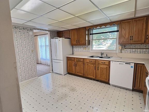 3rd image of 4501 N Wheeling Ave #5E-3