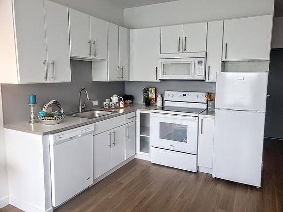 4th image of 3233 Eliot St #4099695