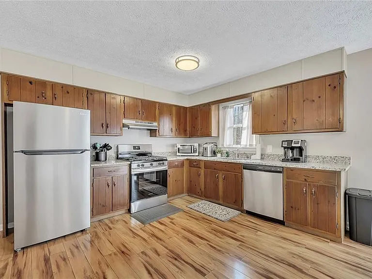 303 Nottingham Dr — Photo 9