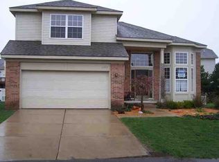 4659 Amberwood Ct, Rochester, MI 48306