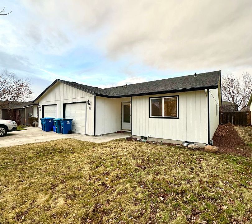 1st image of 611 NE Larch Ave
