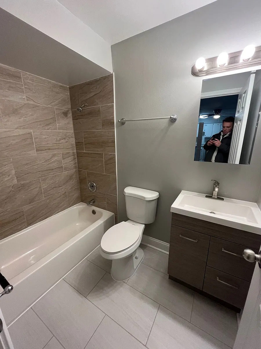 Building Photo - 200 N 2nd St #2A8