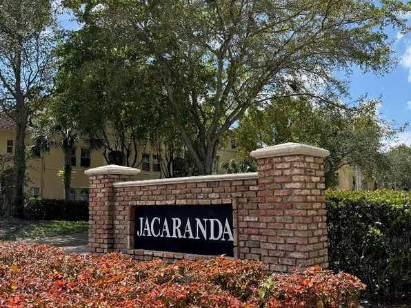 250 Jacaranda Drive #310, Plantation, FL 33324