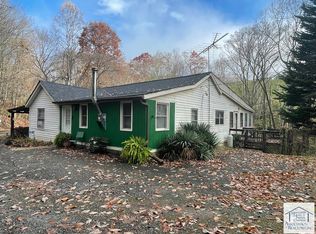 402 Willard Creek Ln, Stuart, VA 24171
