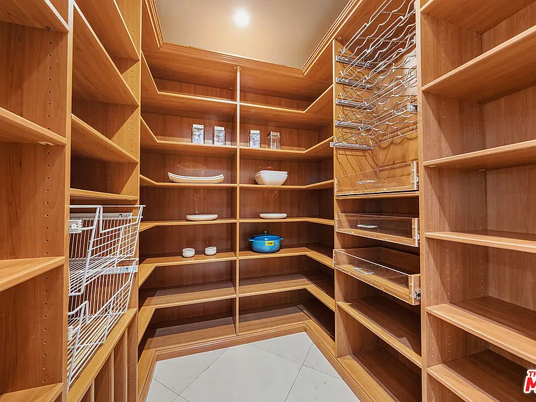 9033 Cresta Dr — Photo 15