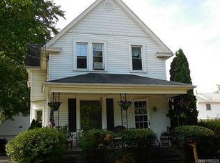 8911 Brookside Dr, Niagara Falls, NY 14304