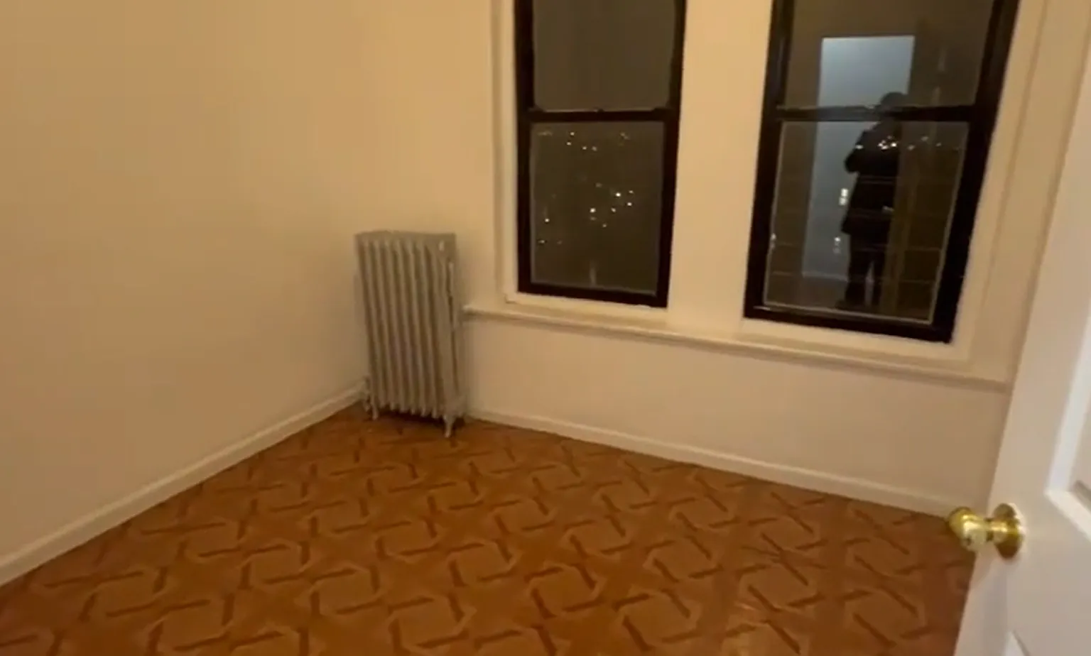 2 bed, 700 sqft, $2,816 — Photo 3