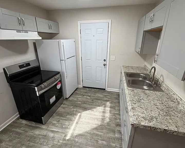 2208 Morena St #D — Photo 5