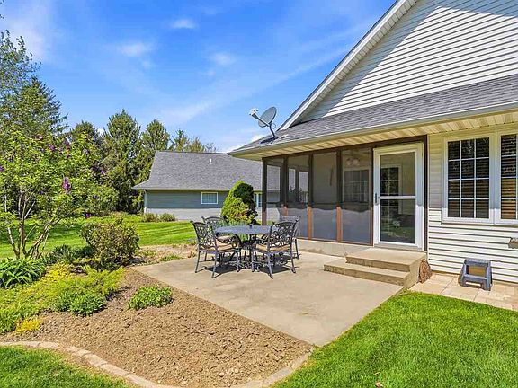 4th image of 1359 Emily Ct