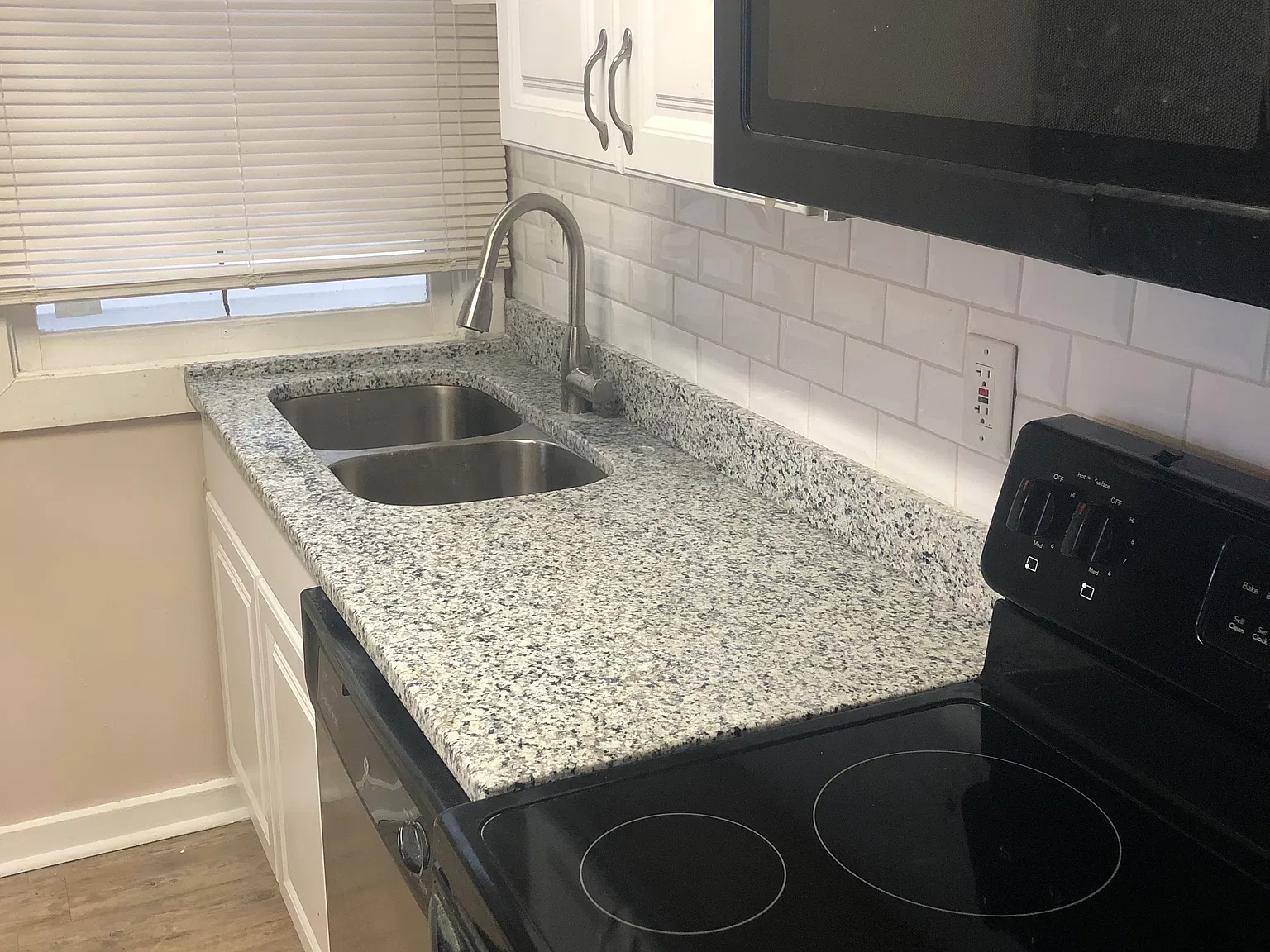 3 bed, 1000 sqft, $1,125 — Photo 3