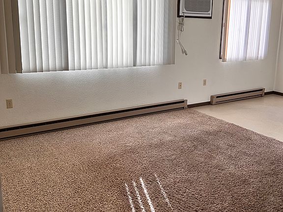 4th image of 2500 Douglas Ave