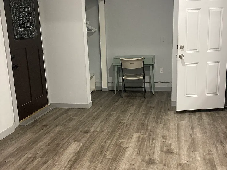1122 S Woodlawn St #2 — Photo 6
