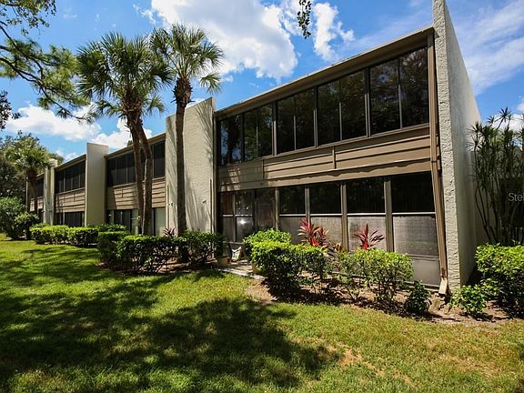 2nd image of 702 Oakview Dr #702