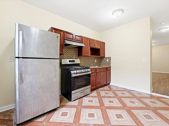 2nd image of 68 Lexington Ave #1