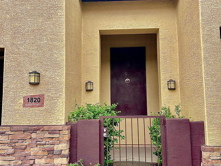 1820 E Marco Polo Rd — Photo 2