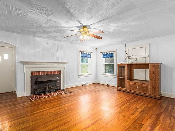 4th image of 3140 Iris St