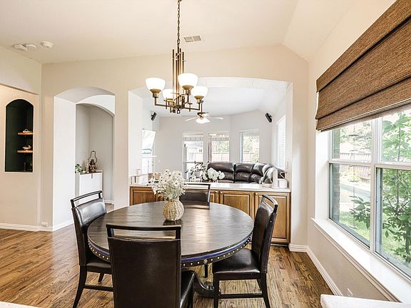 5th image of 11656 Creekwood Dr